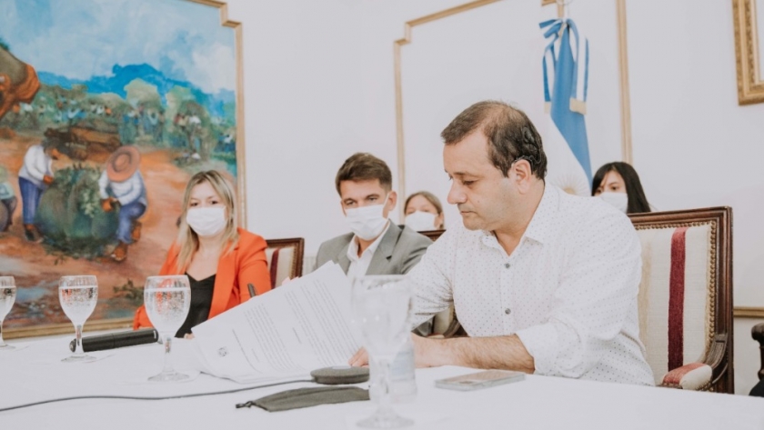 Herrera Ahuad firmó con el CFI un convenio para la ampliación de la Red de Espacios Maker a toda la provincia