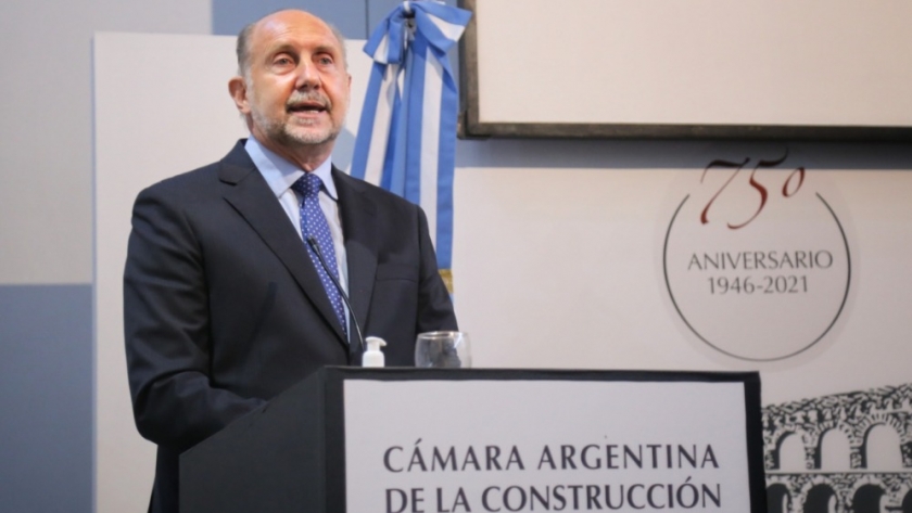 Perotti participó del foro de Infraestructura y Construcción en Rosario