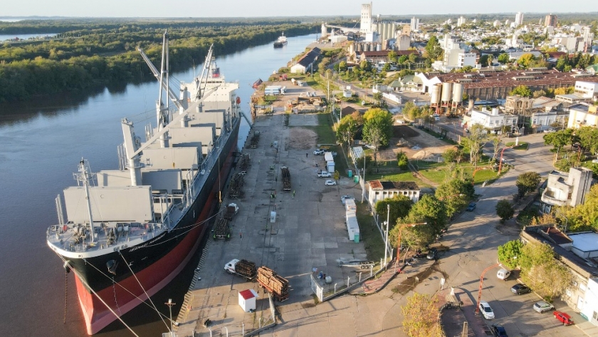 Los puertos de la provincia continúan generando trabajo para los entrerrianos y sumando ventajas competitivas
