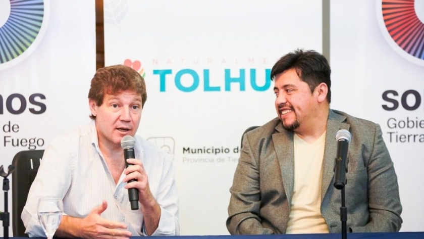 Melella y Harrington firmaron un convenio para la pavimentación del barrio 9 de Octubre de Tolhuin