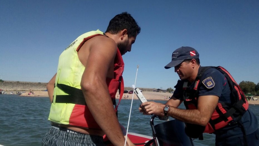 Ambiente hará controles especiales en espejos de agua para el fin de semana largo 
