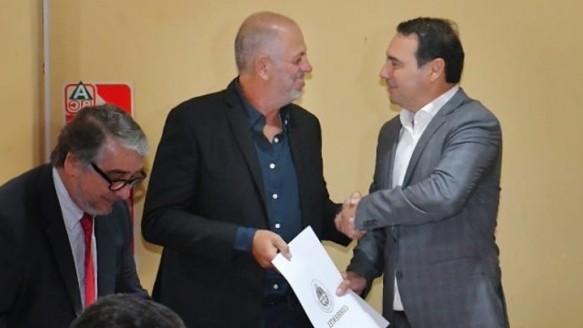 Valdés puso en funciones al nuevo titular de Vialidad Provincial