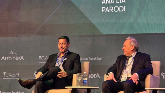 Santa Cruz presentó su modelo de minería sustentable y busca atraer inversiones en ArMinera 2025