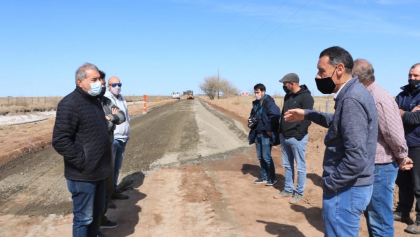 Mejoramiento de Caminos Rurales: inspección y recorrida en Tres Colonias
