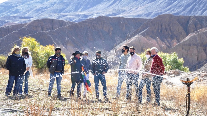 Familias y pequeños productores de El Gólgota cuentan con una red de agua para producción