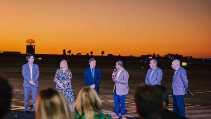 Herrera Ahuad y el ministro de Transporte de la Nación inauguraron las nuevas obras del Aeropuerto de Posadas