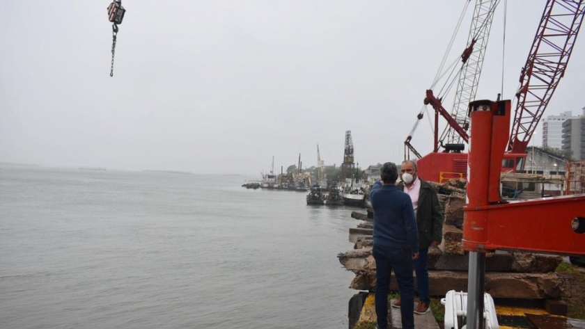 Polich verificó el inicio de las obras de restauración del muelle del puerto de Corrientes