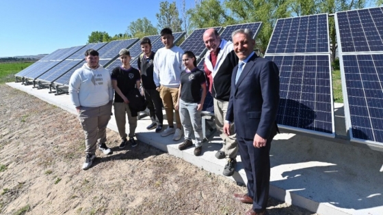 Arcioni inauguró el primer Parque Solar de Chubut junto a la comunidad educativa de la Escuela Agrotécnica Nº 733 “Benito Owen” de Gaiman