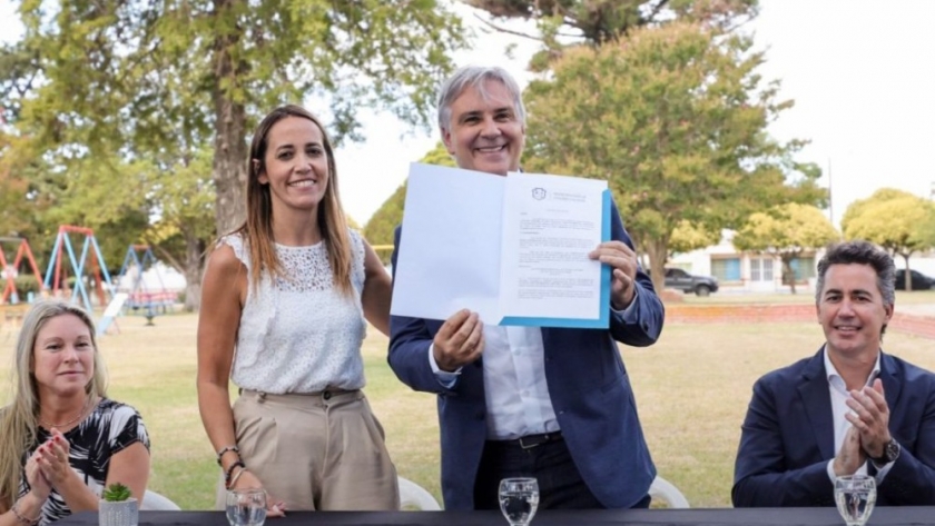 Llaryora anunció inversiones por más de $1.000 millones en obras de gas, agua y urbanización en el sudeste cordobés