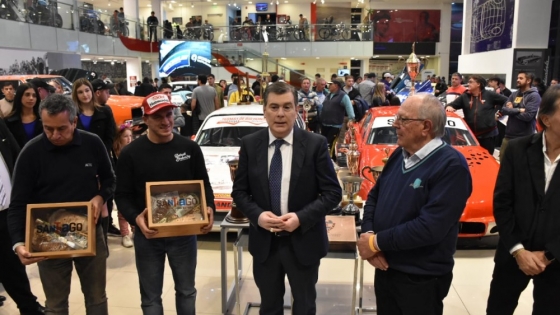 El Museo del Autódromo recibió la donación de dos automóviles y trofeos