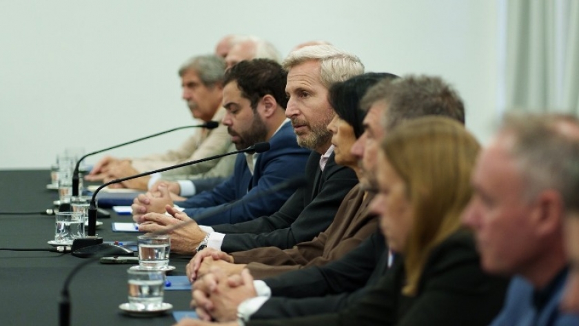 Frigerio se reunió con todos los intendentes de la provincia