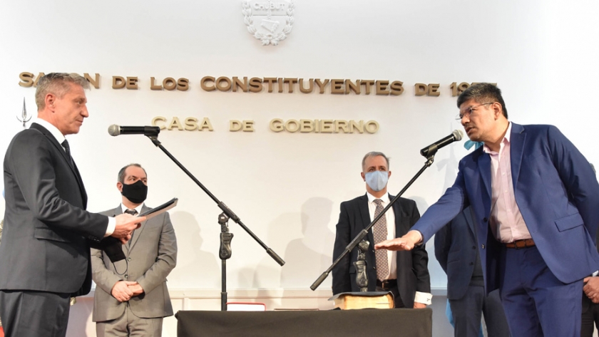 Arcioni le tomó juramento a Gabriel Aguilar como nuevo secretario de pesca
