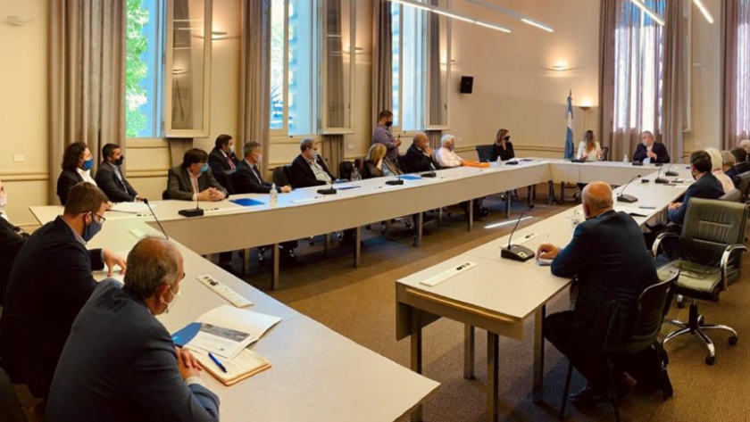 Malena Galmarini y Jaime Perzcyk se reunieron con rectores de universidades para desarrollar proyectos socio-ambientales 