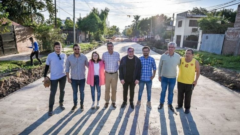 La provincia pavimenta 52 cuadras en barriadas populares de Resistencia