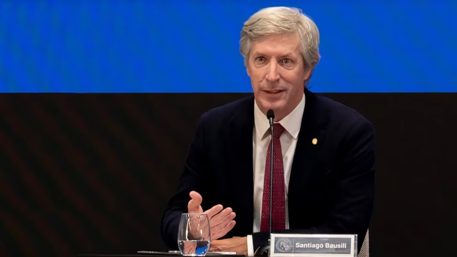 El BCRA posterga cambios para empresas y prioriza el comercio exterior antes que el fin total del cepo
