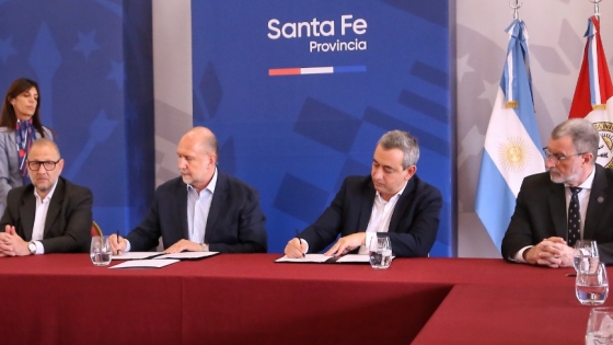 Perotti y Javkin firmaron un convenio para la puesta en marcha de tres centros operativos policiales en Rosario