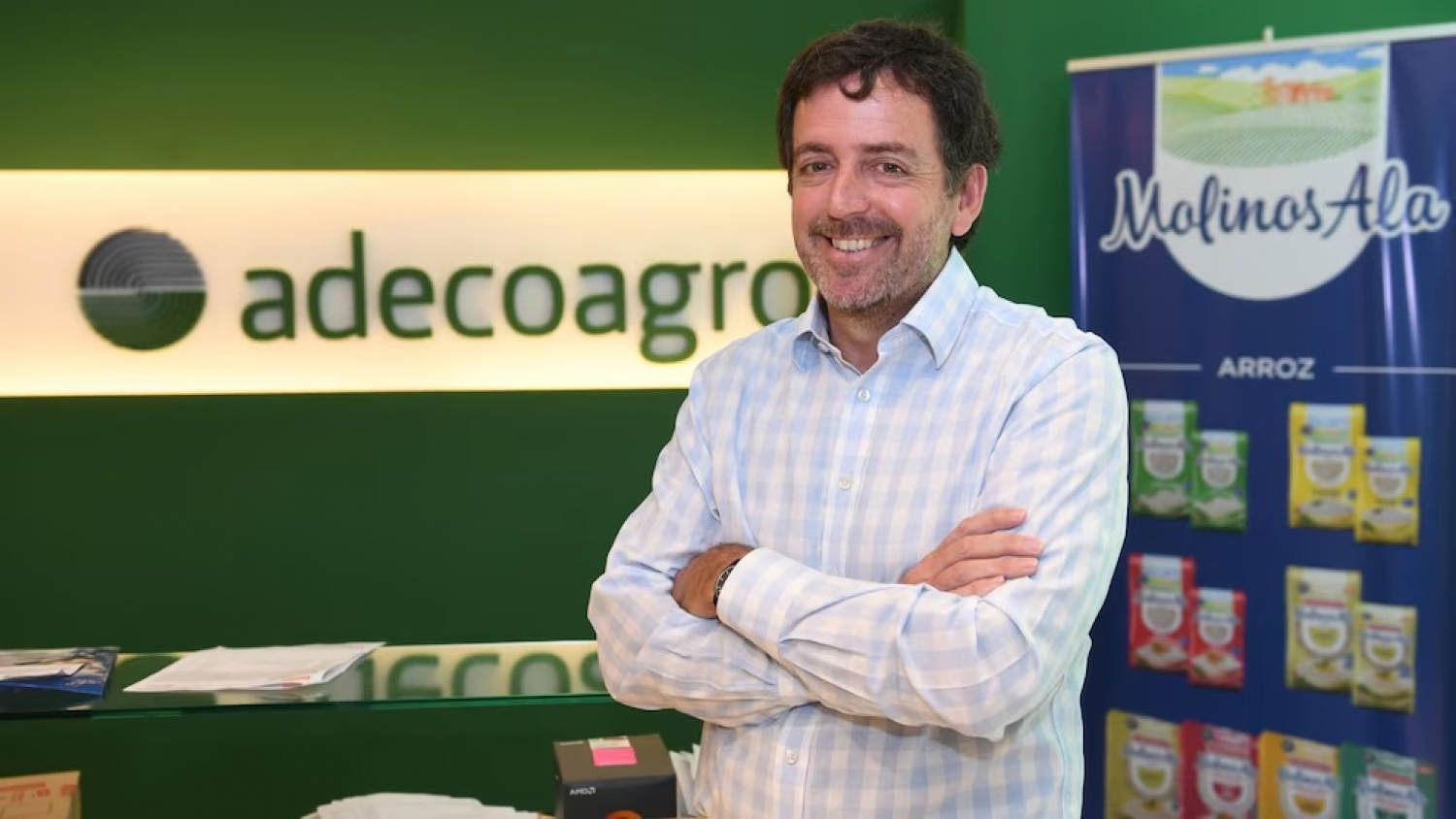 Adecoagro avanza para tomar el control casi total de Profertil con una oferta por el 50% de YPF