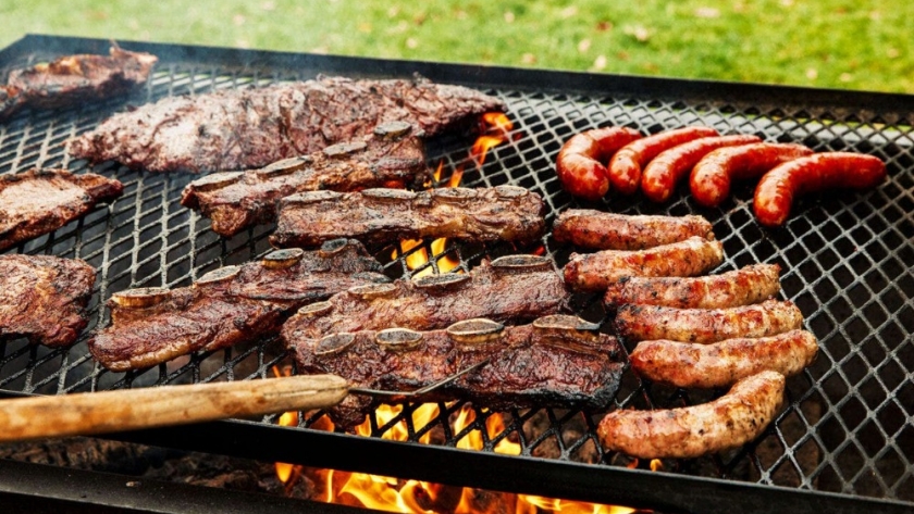 Explorando las tradiciones de asado alrededor del mundo