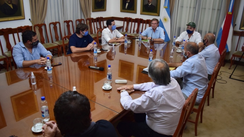 La provincia y productores analizan la situación de la lechería