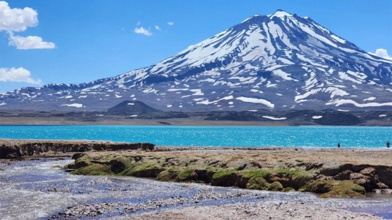 Laguna del Diamante: maravilla natural al pie del volcán Maipo en Mendoza
