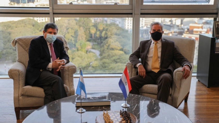 Solá le agradeció al canciller de Paraguay el apoyo a la Argentina para presidir la CELAC en 2022