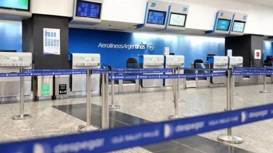 Privatización de Aerolíneas Argentinas: el Gobierno inicia negociaciones para su venta