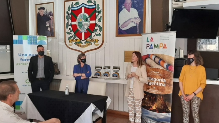 Secretarías de Minería y Turismo organizan capacitación sobre actividad en Salinas pampeanas