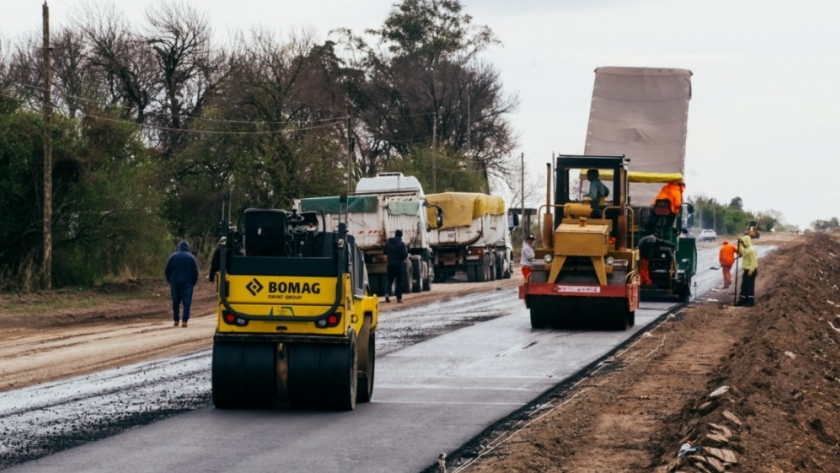 Santa Fe avanza con la pavimentación de la calle Padre Buenaventura Giuliani de Gobernador Crespo
