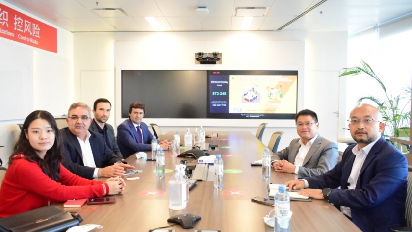 Raúl se reunió con el representante de Huawei en Argentina
