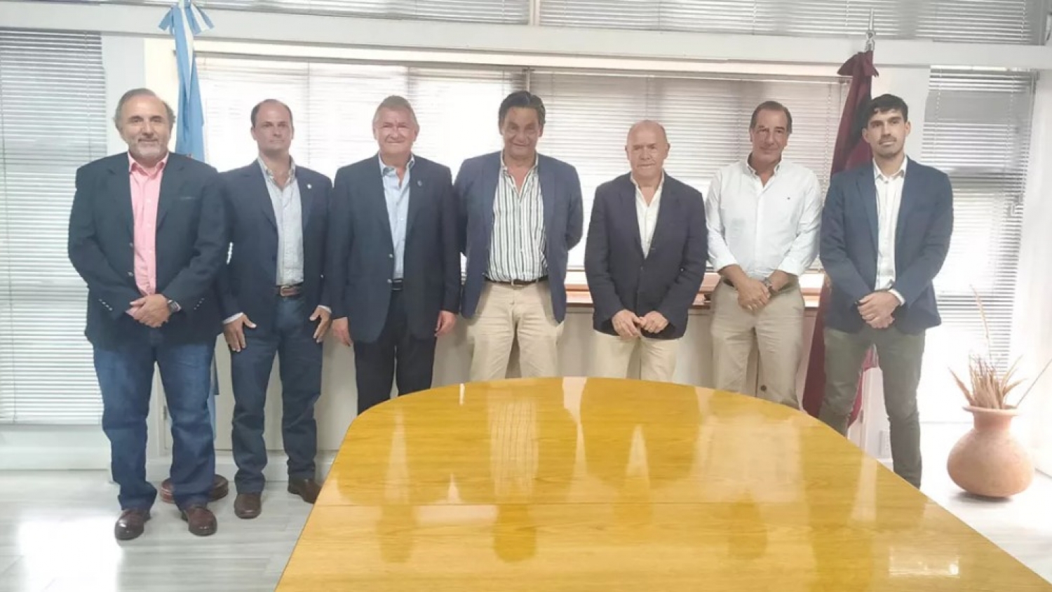 Lupión se reunió con empresarios para definir una agenda productiva común en Salta