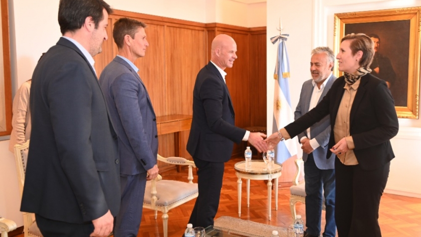 El Gobernador Cornejo recibió a dos empresas mineras internacionales que tienen serias intenciones de instalarse en Mendoza