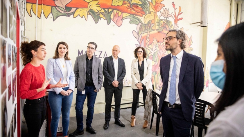 Cafiero visitó empresa de mujeres que amplía su producción y exporta a más de 20 países con una cooperativa de la economía popular