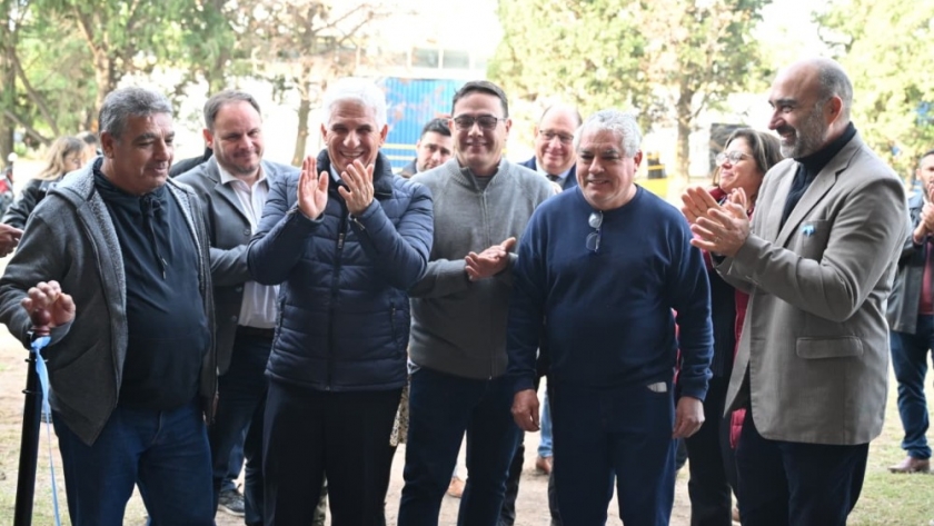 Poggi acompañó la inauguración de una nueva fábrica de plásticos en San Luis
