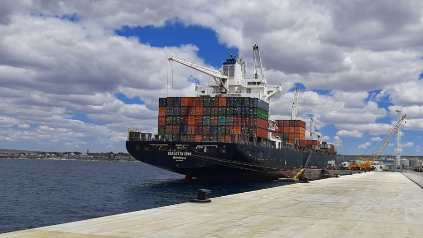Puerto Madryn: Por primera vez en el Muelle Storni amarró un buque portacontenedores de gran tamaño