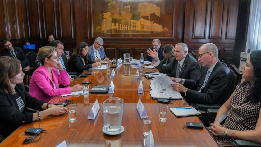 Royón recibió al subsecretario de Energía de EE.UU. y recorrieron el Centro Atómico Ezeiza