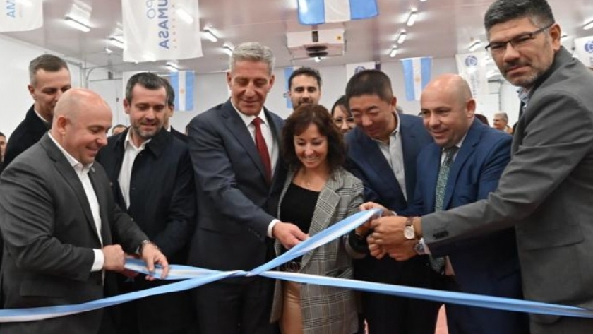 Arcioni participó de la inauguración de la planta pesquera Arbumasa en Puerto Madryn