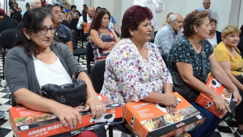 Anafe en Casa: 60 familias de la capital provincial accedieron a los equipos eléctricos