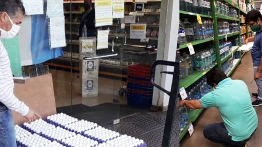 Emergencia Sanitaria: se amplió control a venta de pollos, huevos y a mayoristas