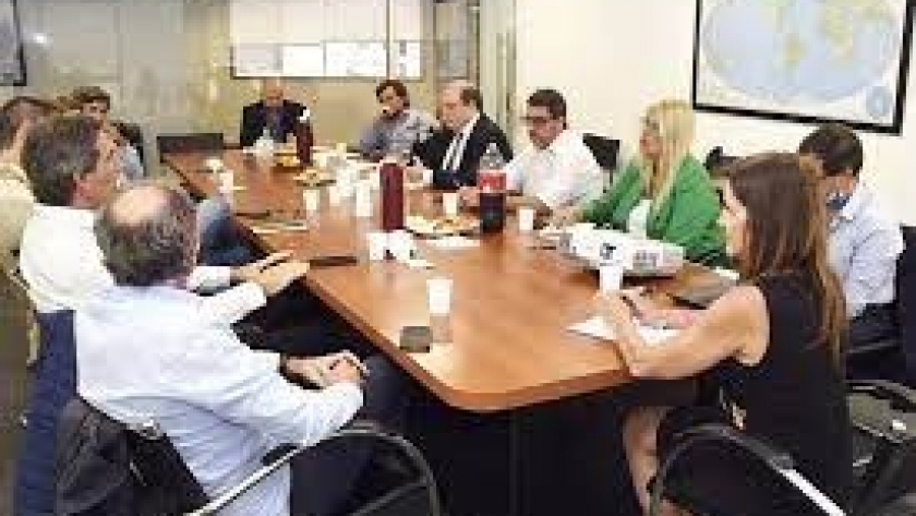 El Ministerio de Transporte, ANAC y las aerolíneas participaron de una mesa de diálogo conjunta