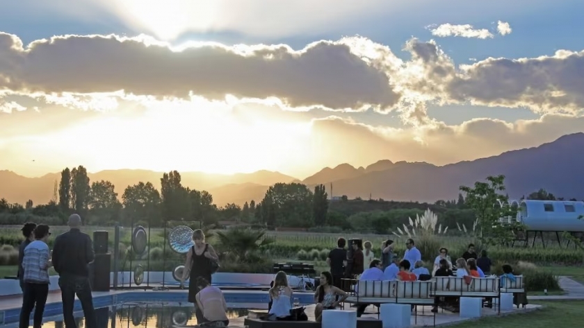 Lanzan una encuesta para conocer la oferta y demanda del enoturismo de Mendoza
