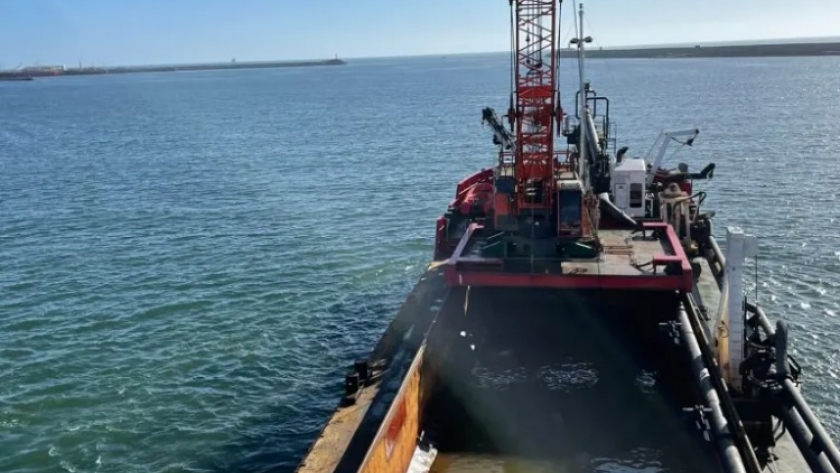 La draga Omvac Diez inició sus operaciones en el puerto de Mar del Plata