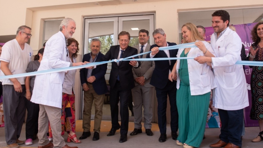 Suarez y Cornejo participaron en la inauguración de la nueva guardia del Hospital El Carmen