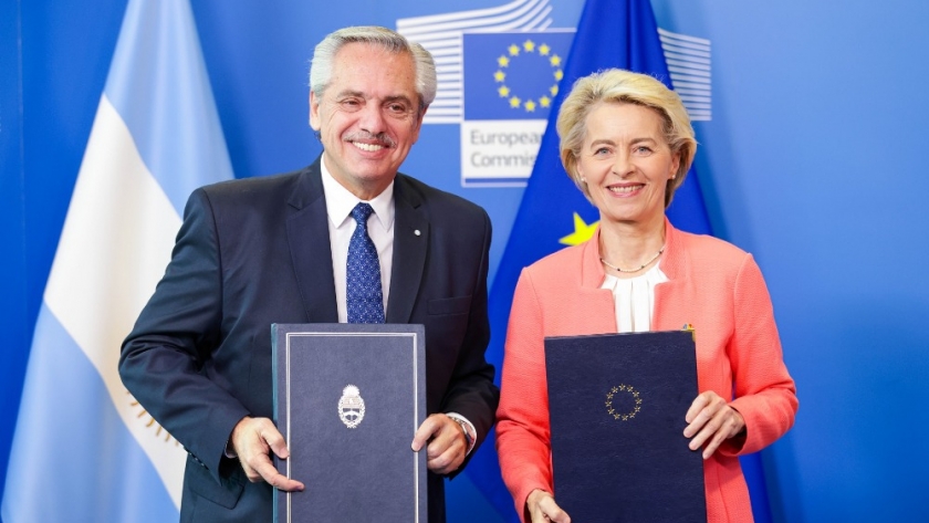 El presidente firmó un memorándum de cooperación energética con la Unión Europea