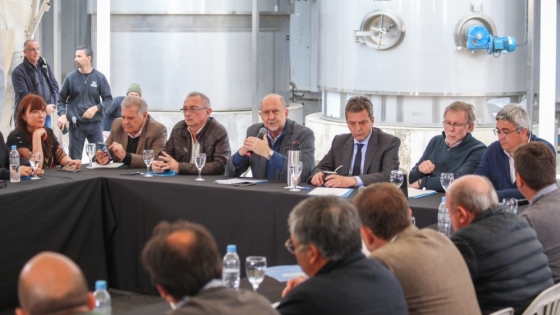 Perotti y Massa mantuvieron un encuentro con representantes del sector lechero de la provincia de Santa Fe