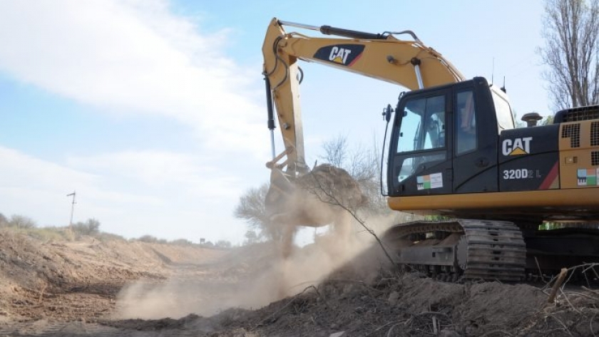 Hidráulica reconstruye todas las defensas aluvionales de Jocolí en Lavalle