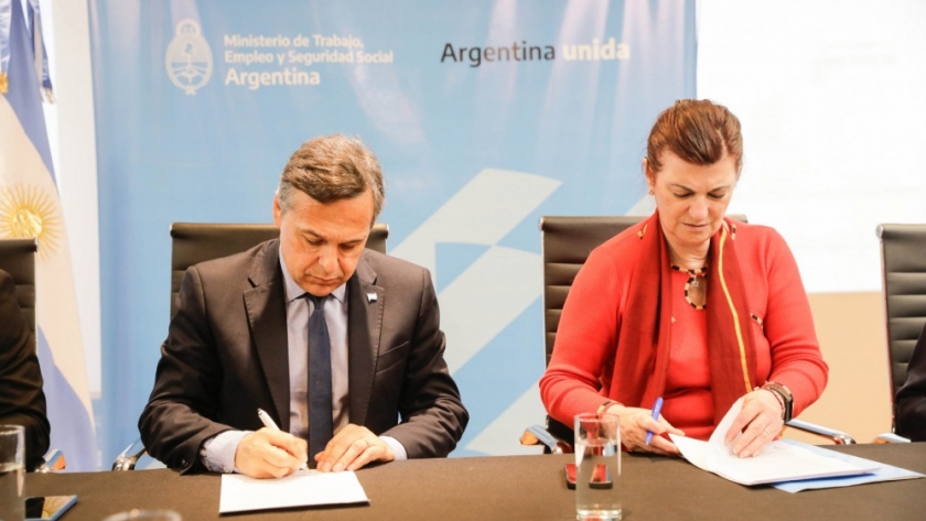 Alivio fiscal para los trabajadores ferroviarios: Transporte y Trabajo firmaron un acta que brinda nuevas exenciones en ganancias
