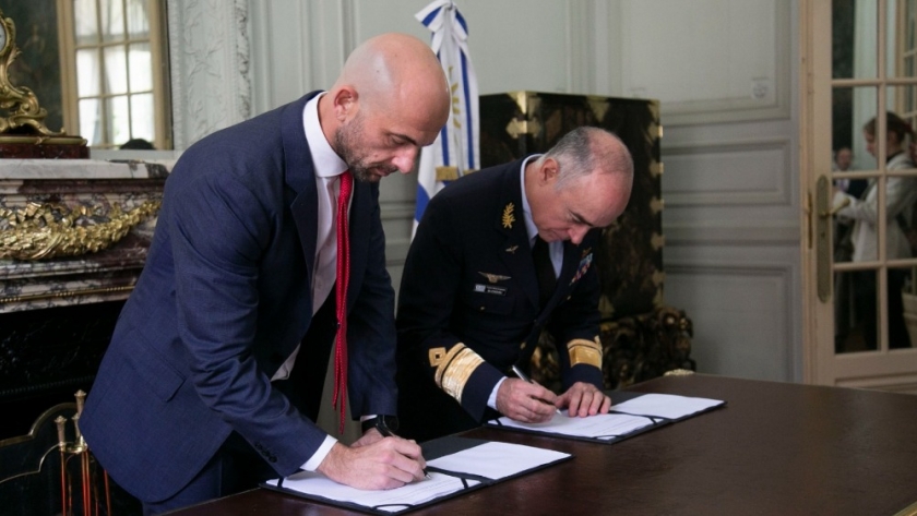 Apertura de cielos: Argentina y Uruguay avanzan en la creación de nuevas rutas aéreas