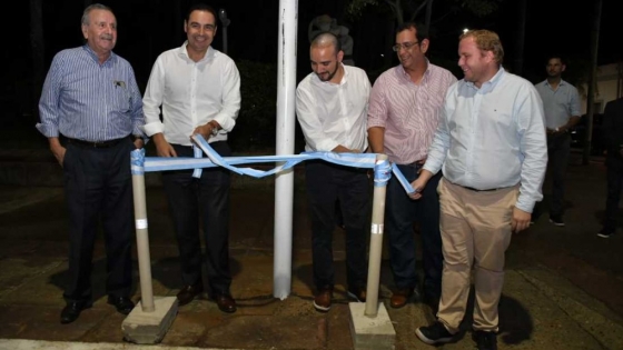 Valdés inauguró iluminación y proyectó más obras para Ituzaingó