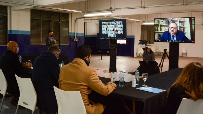 Kulfas anunció financiamiento por $2.200 millones para fortalecer más de 10.000 PyMEs y convocó a sus pares provinciales a “trabajar para la reconstrucción de la Argentina”