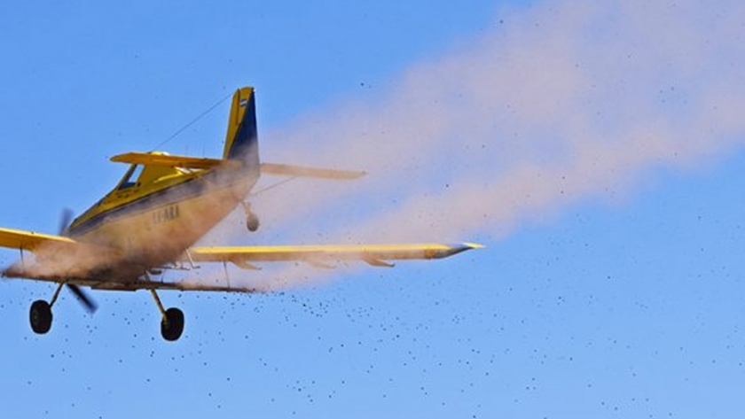 La Cuenca El Morro recibió la primera lluvia de bombas de semillas